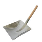 Kehrschaufel mit Holzgriff